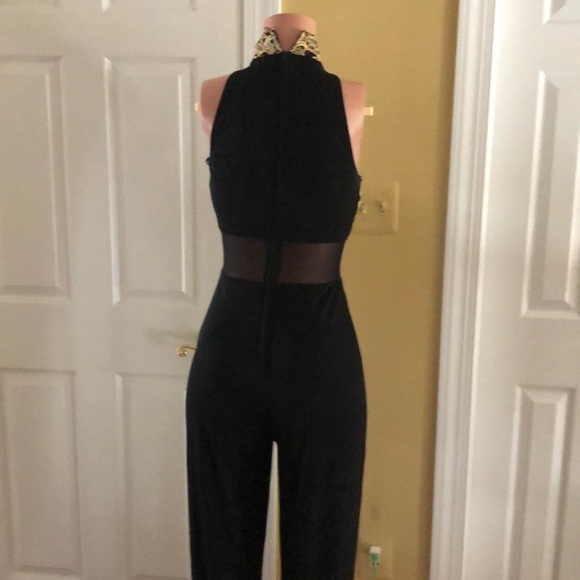 🌺 HOST PICK🌺 Halter Jumpsuit/Sheer Waistline. - Picture 3 of 6